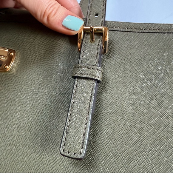 Michael Kors Jet Set Travel Tote In Olive Green - Picture 7 of 11